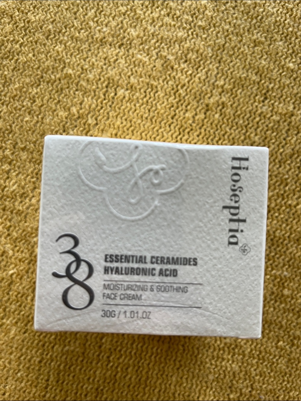 Essential ceramides hyaluronic acid face cream. 1.01 oz